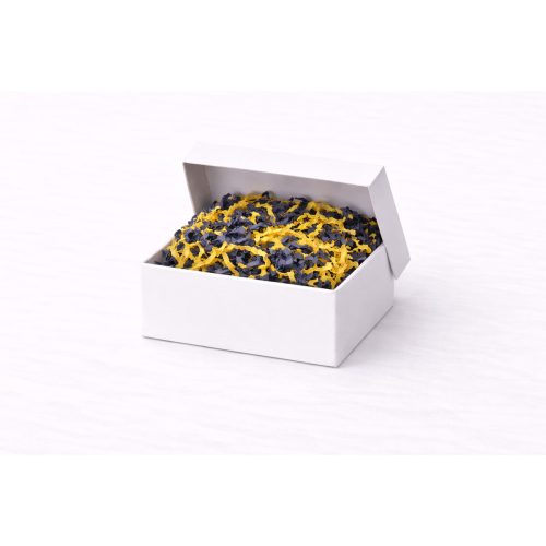 Beyaz Karton Takı Kutusu 9,5×9,5×2 cm – Kapaklı Model | 5 Adet + Siyah/Beyaz Kırpıklı