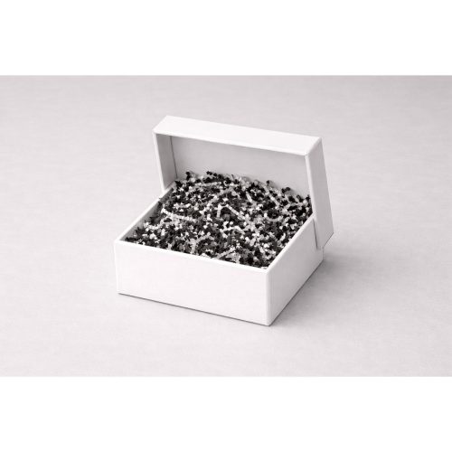 Beyaz Karton Takı Kutusu 9,5×9,5×2 cm – Kapaklı Model | 5 Adet + Taraftar Siyah/Beyaz Kırpıklı