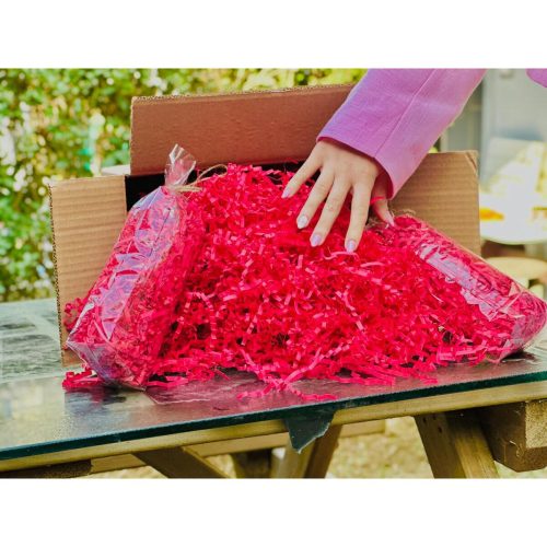 Kırmızı Zigzag Kırpık Dolgu Kâğıdı 50 Gr – Hediye Kutu İçi Süsleme ve Paket Dolgu Malzemesi
