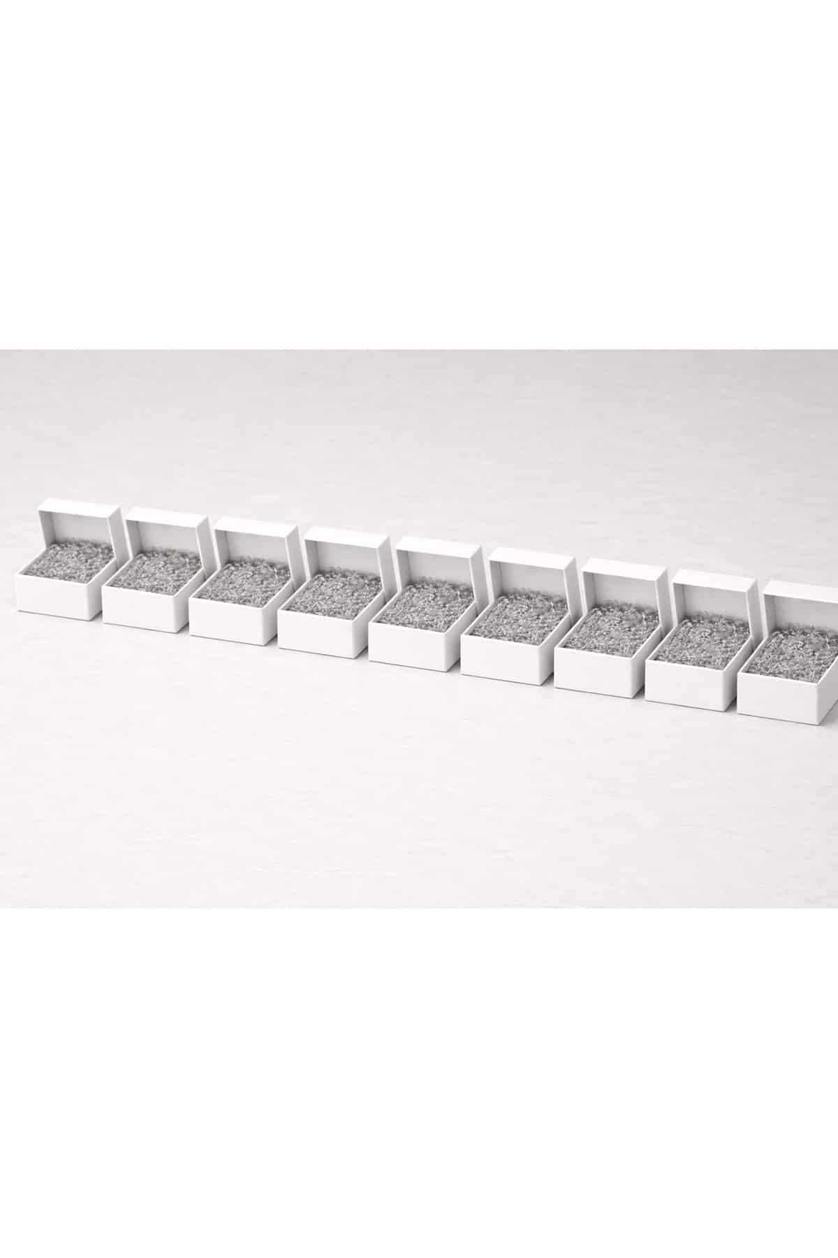Beyaz Karton Takı Kutusu 9,5x9,5x2 cm – Kapaklı Model | 10 Adet + Fume Kırpık Kağıtlı
